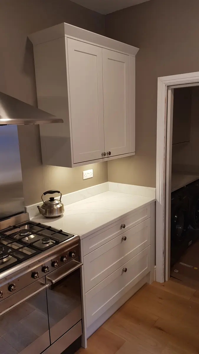 Cooker run and cabinet finish